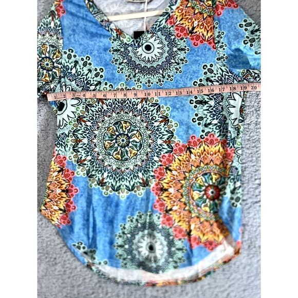 Yidarton Women's XL Short Sleeve Floral V-Neck Vibrant Geometric Blouse - Picture 5 of 7